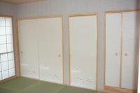 こちらも半帖畳敷きの和室6帖。こちらは仏間も備えた日本的な和室の仕上がりとなりました。