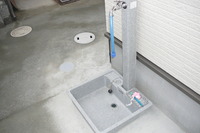 井戸水を利用した外部の洗い場も完備