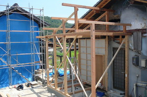 ささやかな棟上げ