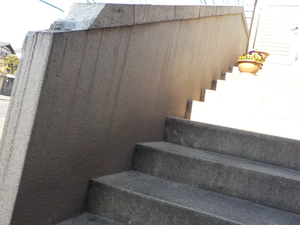 予期せぬ不運に早急に対応。福山市東陽台、事故の爪痕の残る現地調査