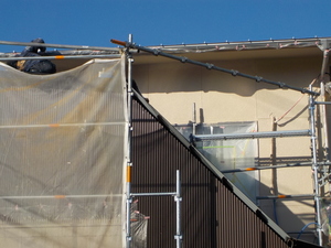 次は外壁の化粧替え。尾道市向島町、外壁塗装工事