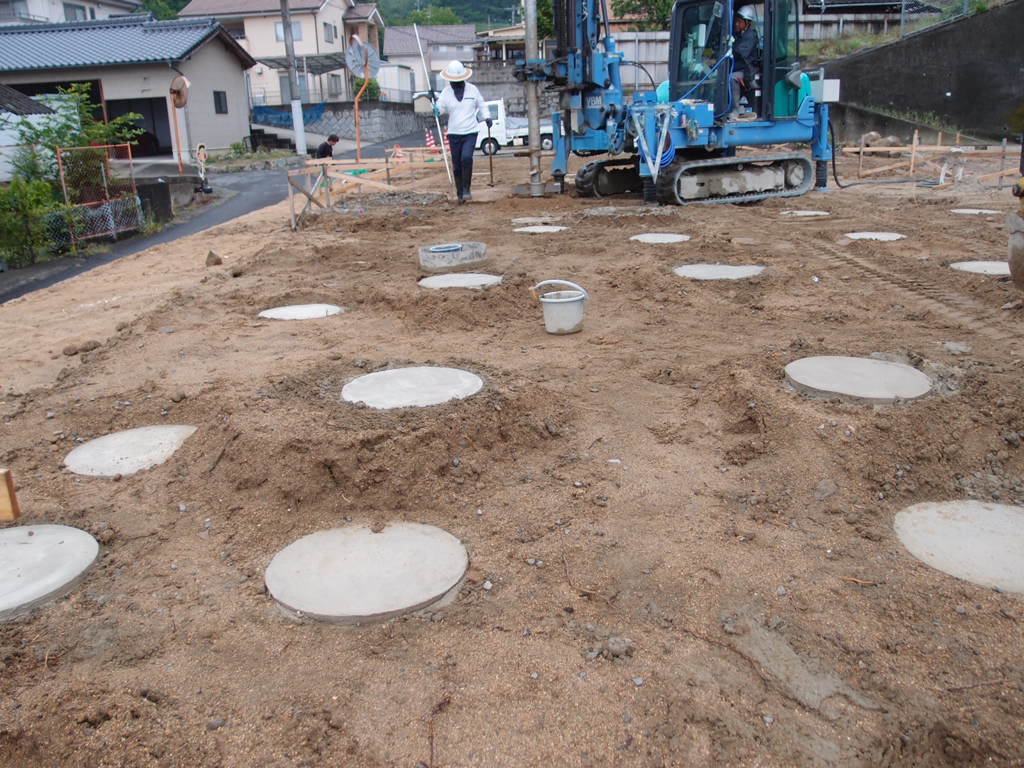 尾道市：同じ敷地内に二階建てと平屋の2棟を同時施工　SW工法の家