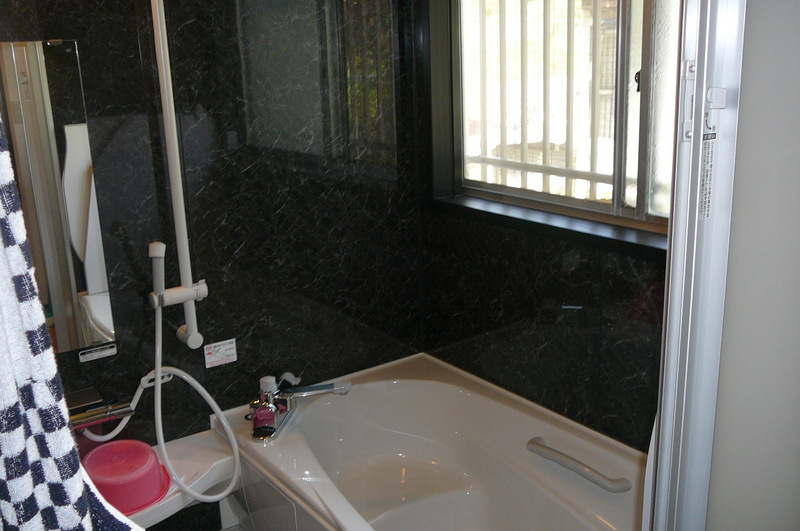 最大限段差をなくし、冬場暖かく快適なお風呂作り。