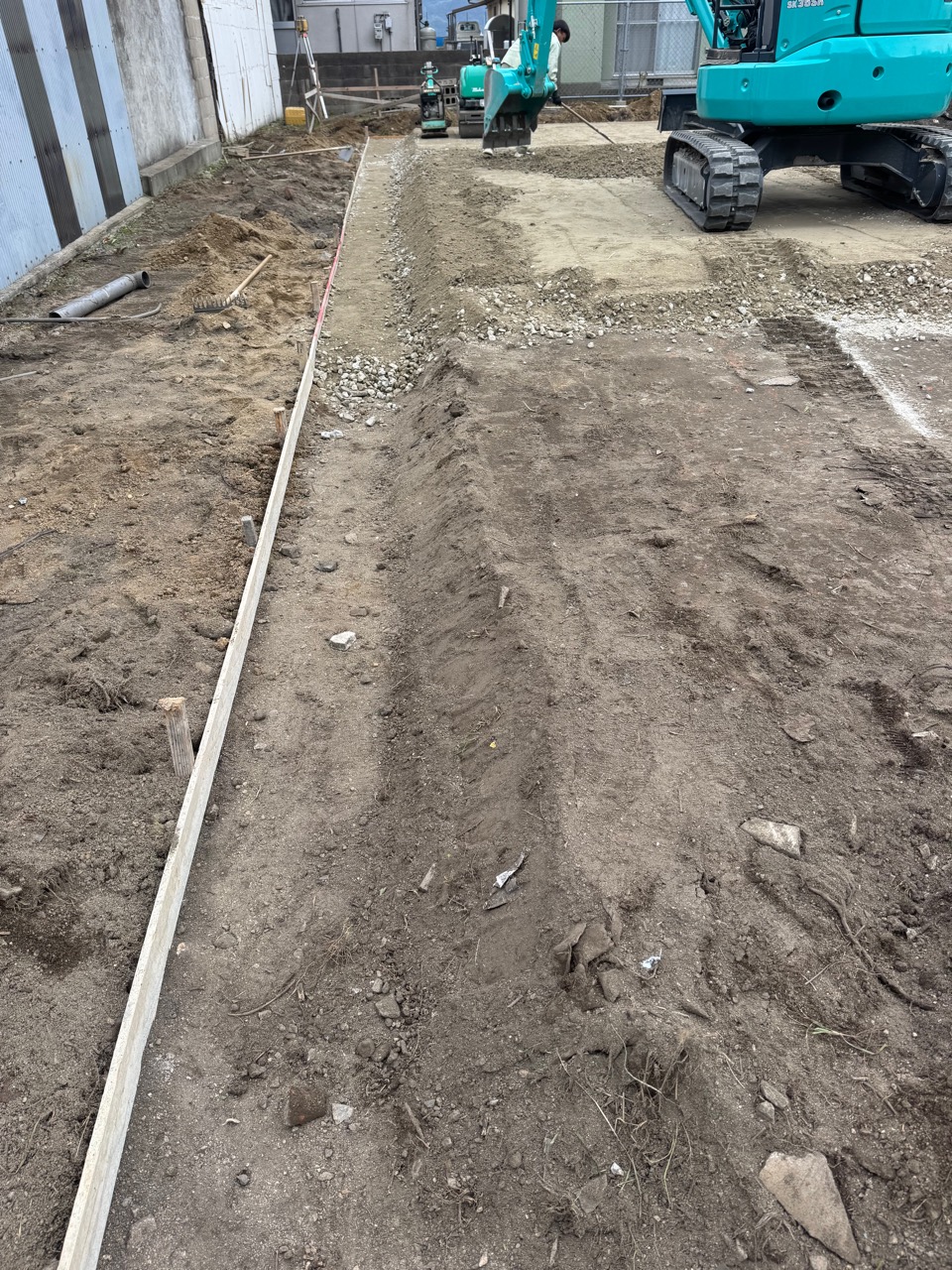 設計図に基づき正確に地盤を掘削